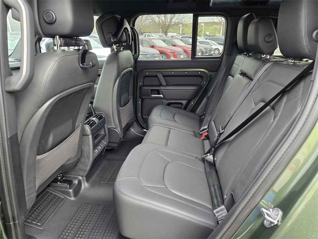 New 2026 Land Rover Defender 110 X-Dynamic SE image 7