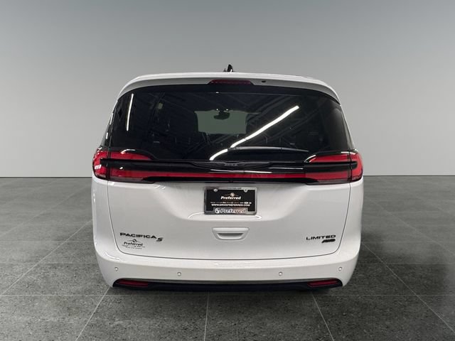 Used 2025 Chrysler Pacifica Limited AWD/4WD image 26