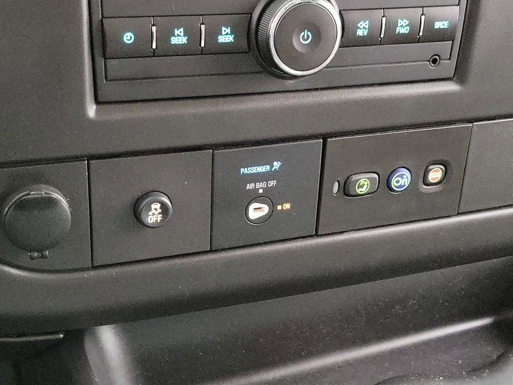 Used 2015 Chevrolet Express 2500 Extended image 12