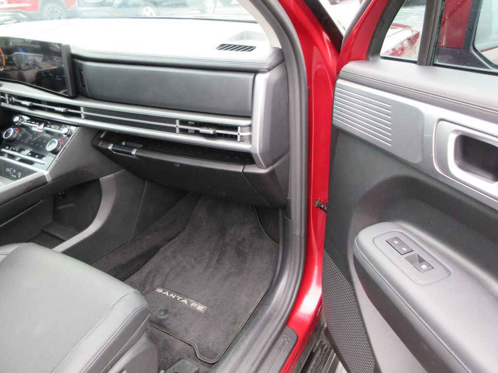 Used 2025 Hyundai Santa Fe SEL FWD image 18