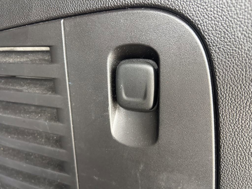 Used 2015 Cadillac Escalade Premium image 17