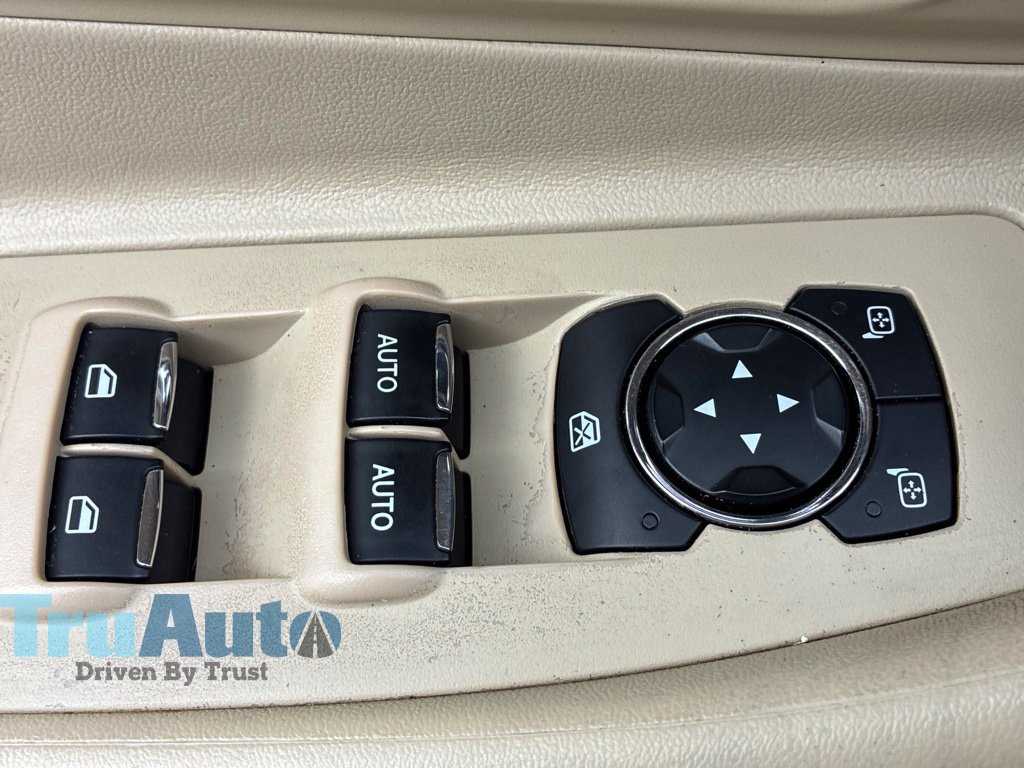 Used 2017 Ford Taurus Limited FWD image 21