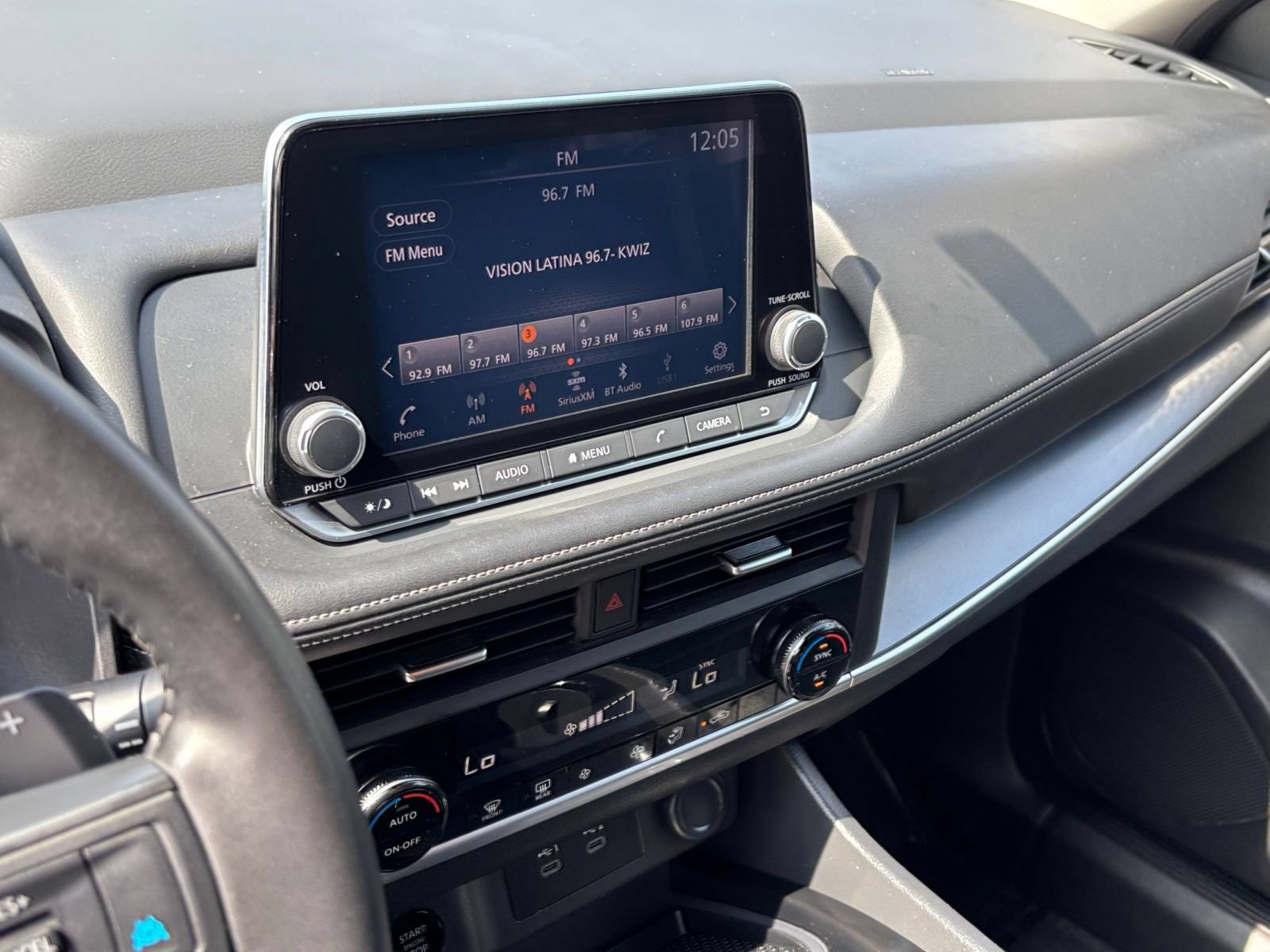 Used 2025 Nissan Rogue SV FWD image 19
