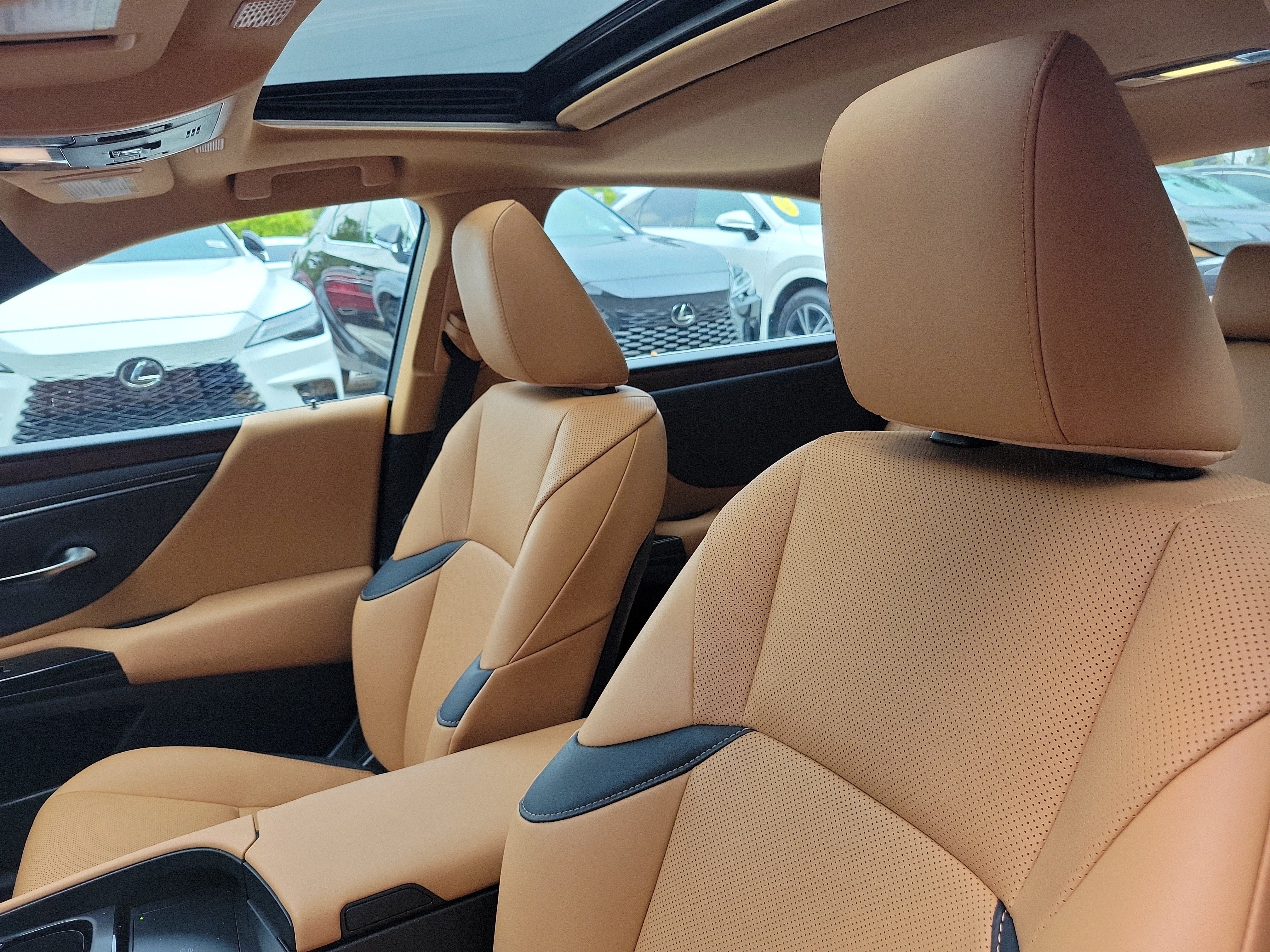 Used 2024 Lexus ES 350 w/ Premium Package FWD image 19