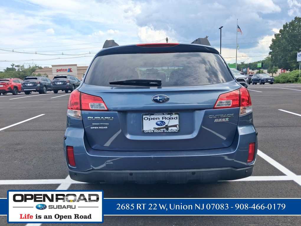 Used 2013 Subaru Outback 2.5i Premium w/ All-Weather Pkg AWD/4WD image 4