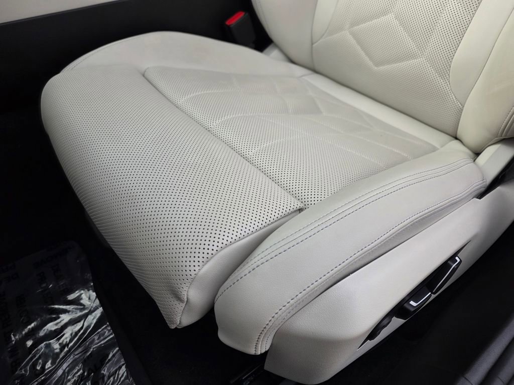Used 2024 BMW 530i image 14