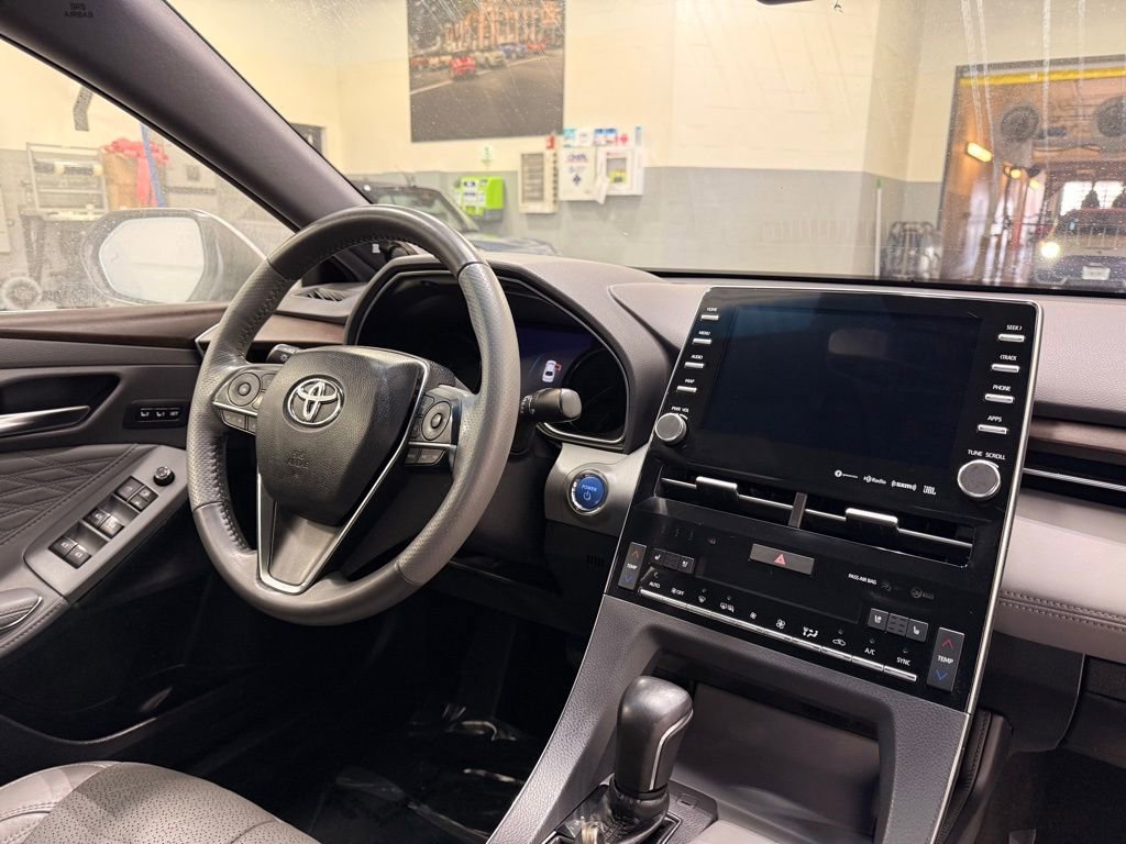 Used 2019 Toyota Avalon Limited w/ All Weather Liner Package FWD image 31