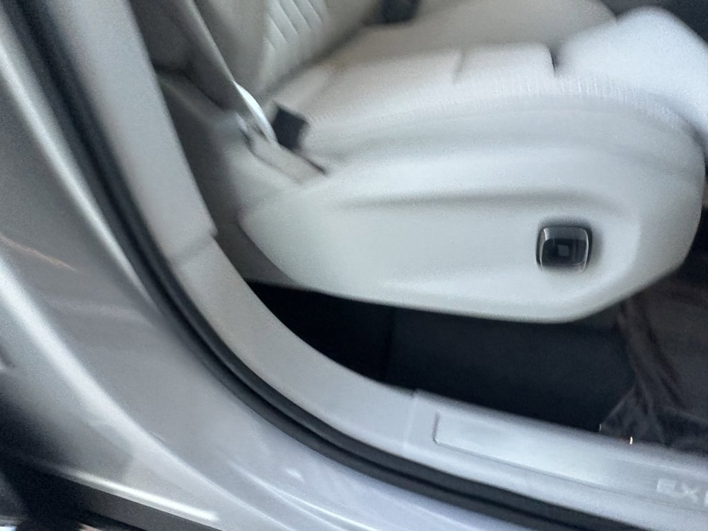 Used 2025 Volvo EX90 Plus image 38