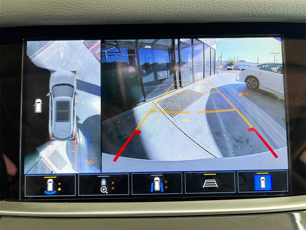 Used 2025 Cadillac XT5 Premium Luxury w/ LPO, ONYX Package image 14