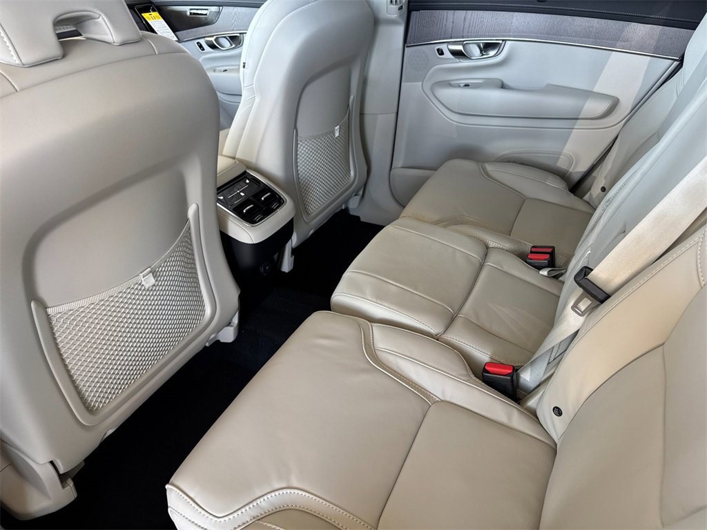 New 2026 Volvo XC90 B6 Ultra image 11