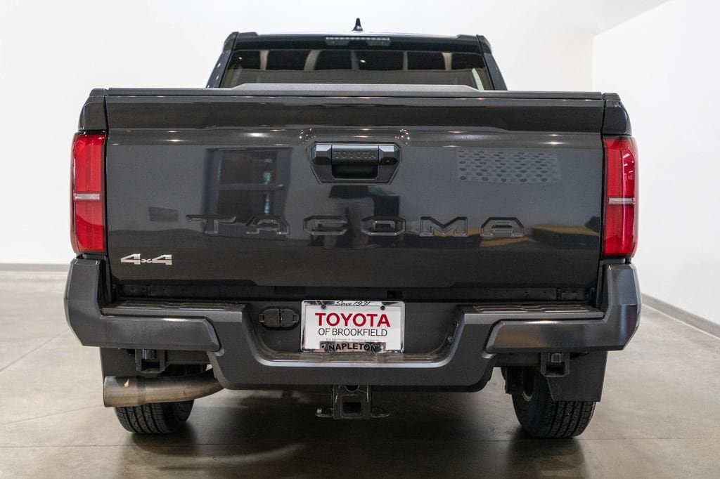 Certified 2024 Toyota Tacoma SR5 AWD/4WD image 8