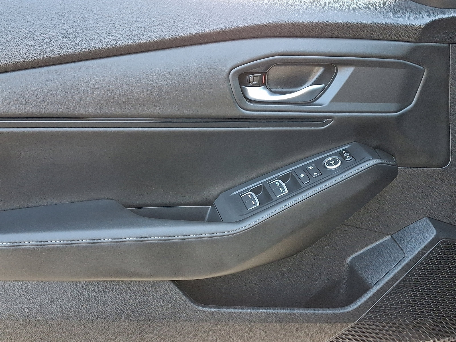 Used 2024 Honda Accord Sport image 13