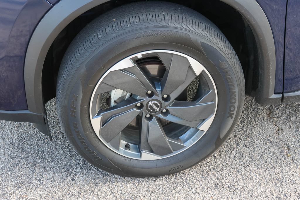 Used 2025 Nissan Rogue SV AWD/4WD image 29