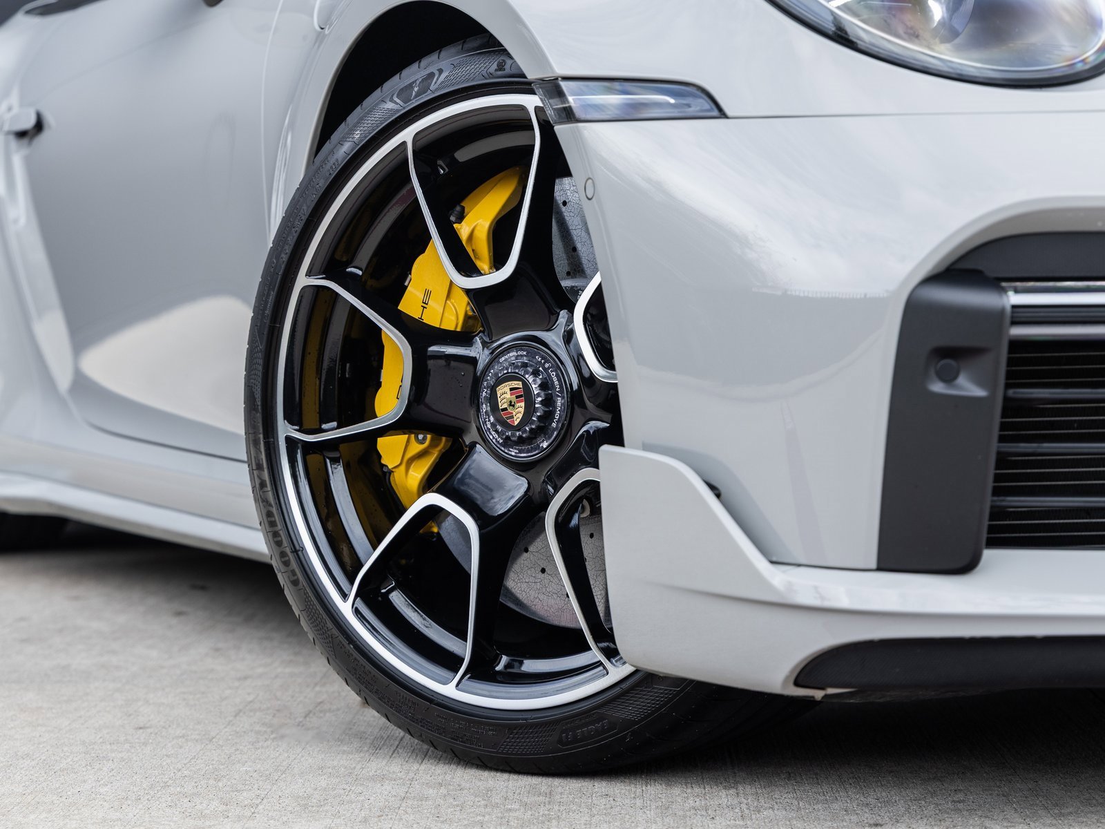 Certified 2022 Porsche 911 Turbo S w/ 911 Turbo Sportdesign Package image 22