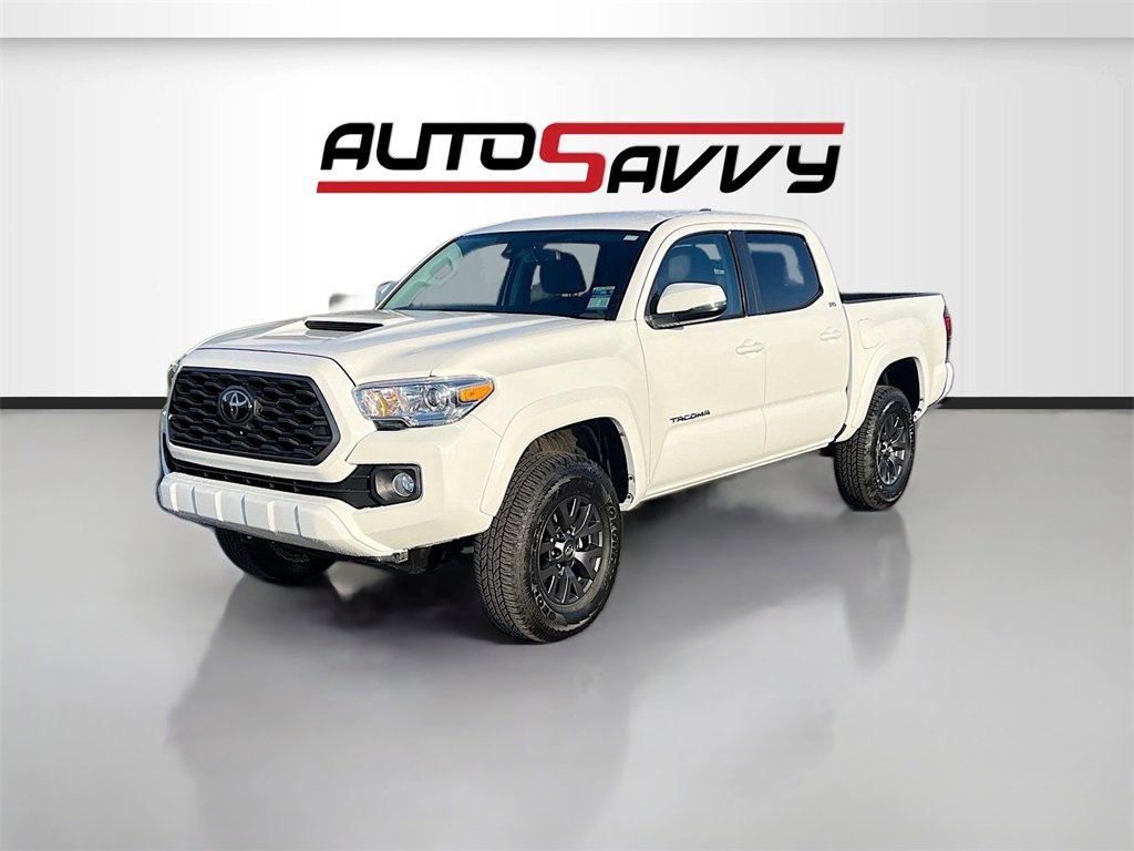 Used 2022 Toyota Tacoma SR5 w/ Technology Package image 3