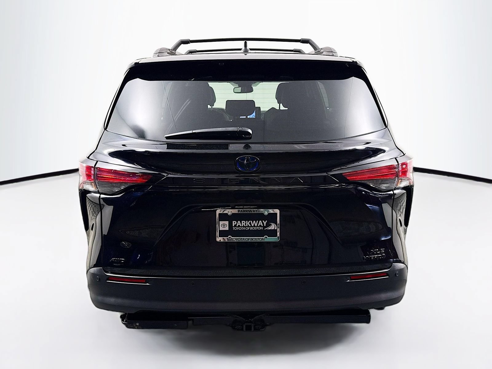 Certified 2022 Toyota Sienna XLE Woodland Edition AWD/4WD image 6