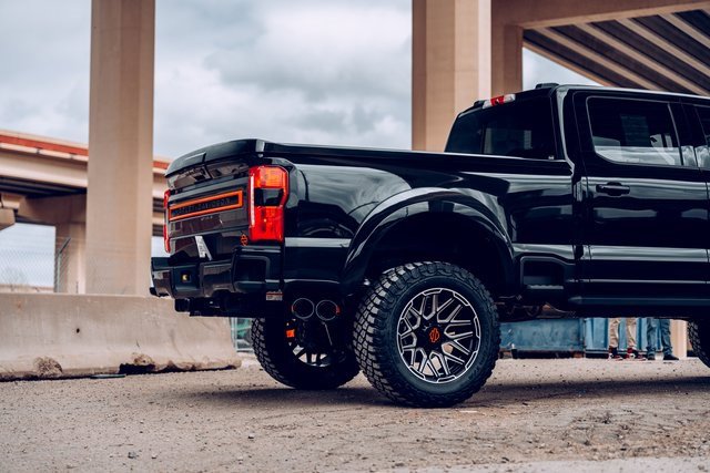 New 2026 Ford F250 Lariat w/ Black Appearance Package image 23