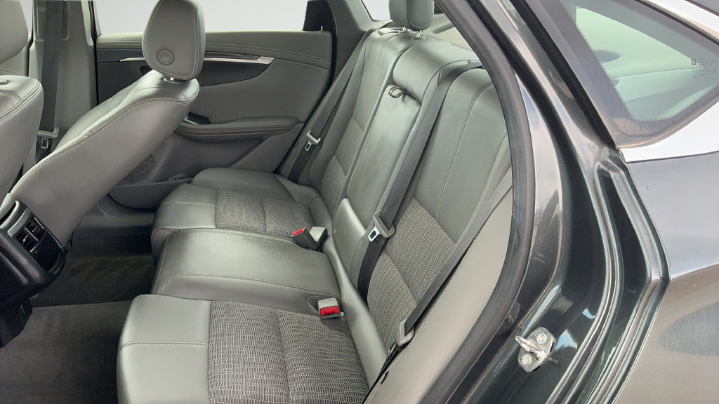 Used 2019 Chevrolet Impala LT FWD image 19
