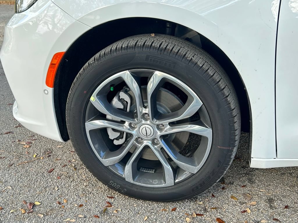 New 2026 Chrysler Pacifica Pinnacle AWD/4WD image 29
