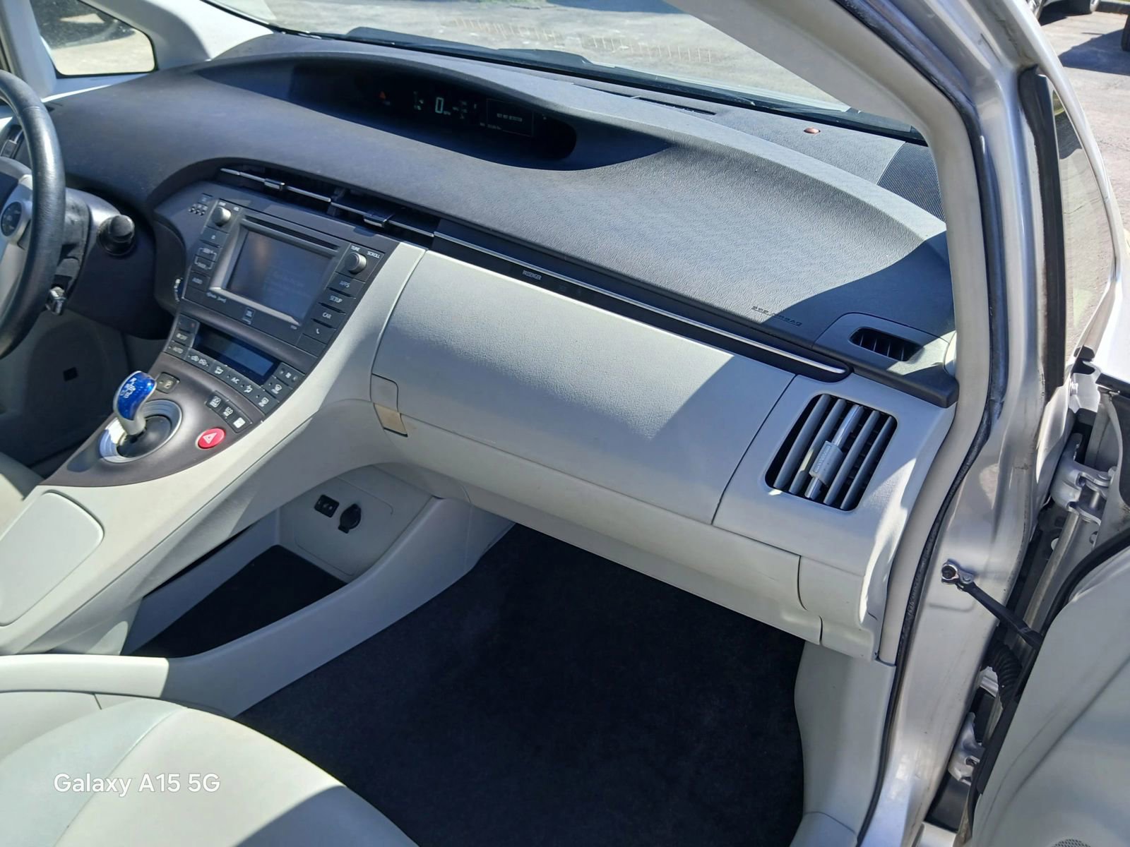 Used 2015 Toyota Prius Four image 17