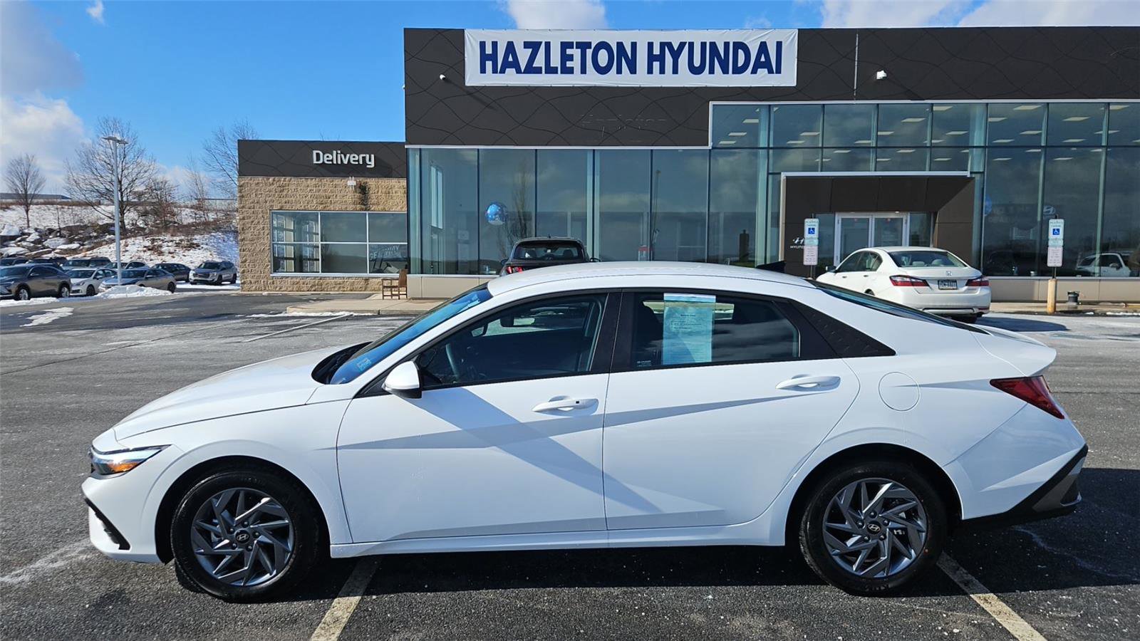 Certified 2025 Hyundai Elantra Blue image 4