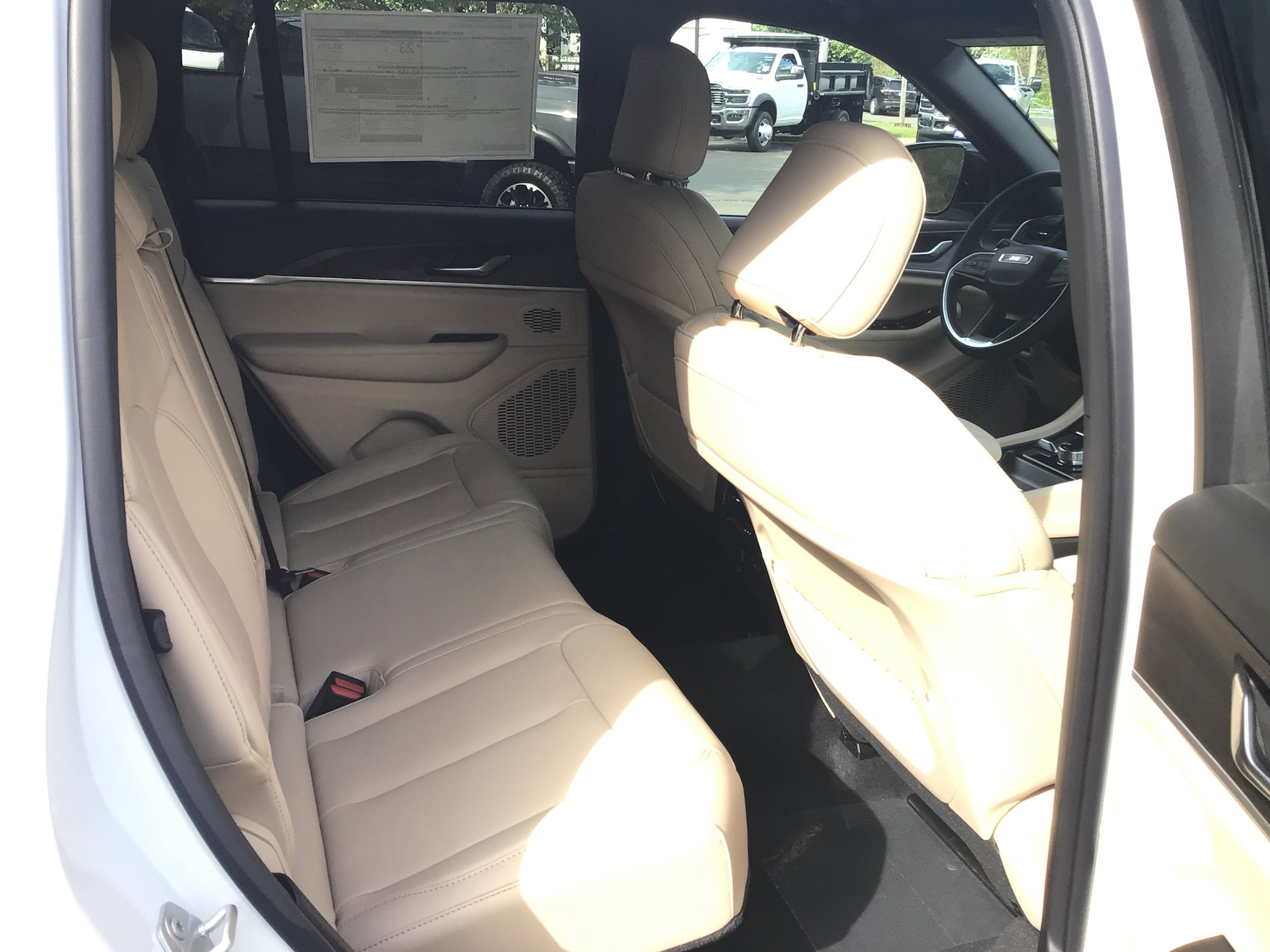 New 2026 Jeep Grand Cherokee Limited AWD/4WD image 8