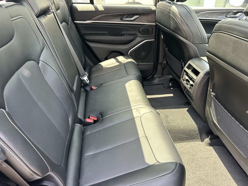 New 2026 Jeep Grand Cherokee Limited AWD/4WD image 14