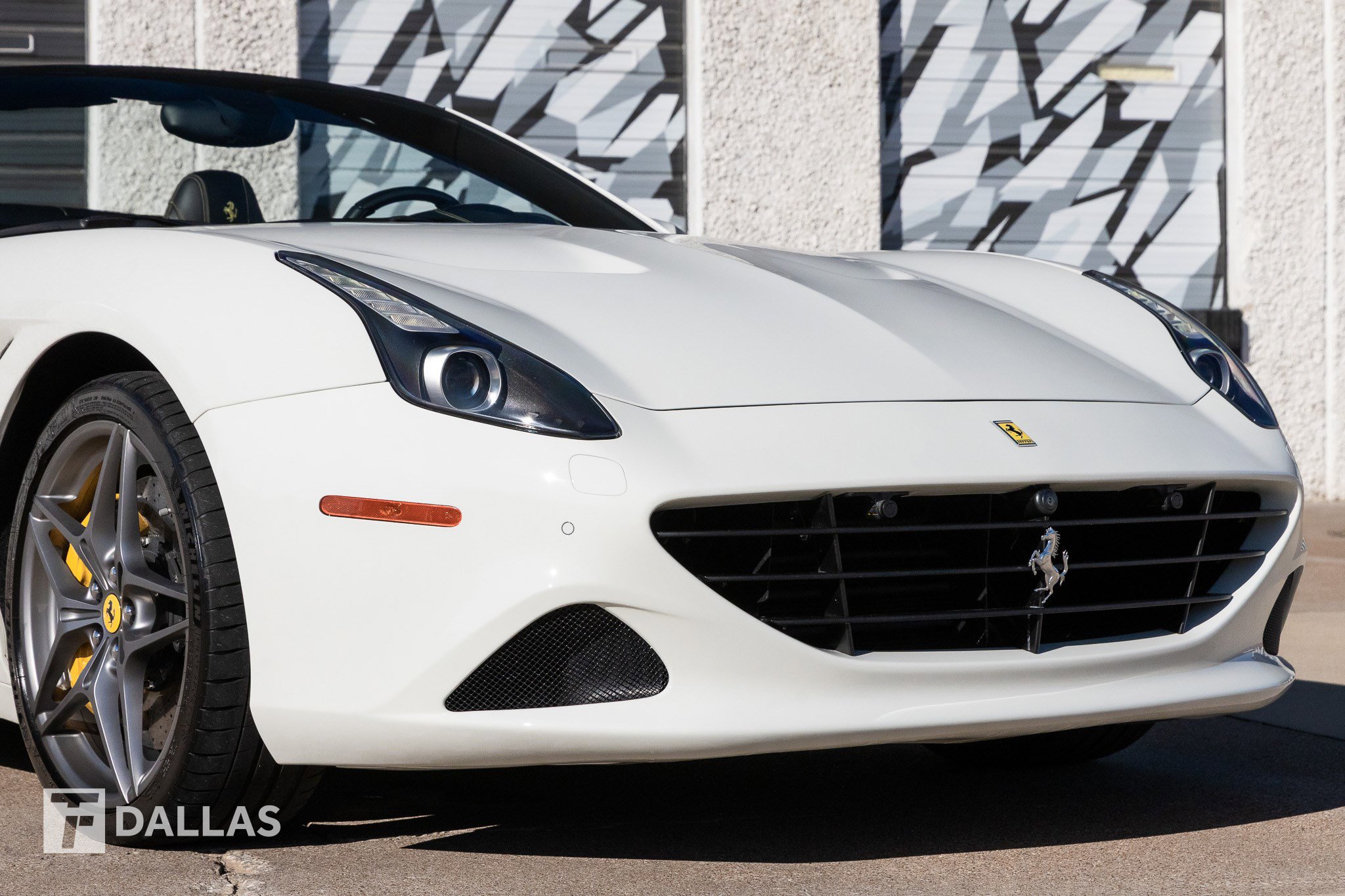 Used 2015 Ferrari California T image 2