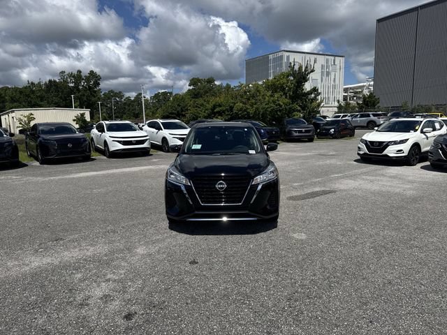 New 2025 Nissan Kicks Play S FWD image 2
