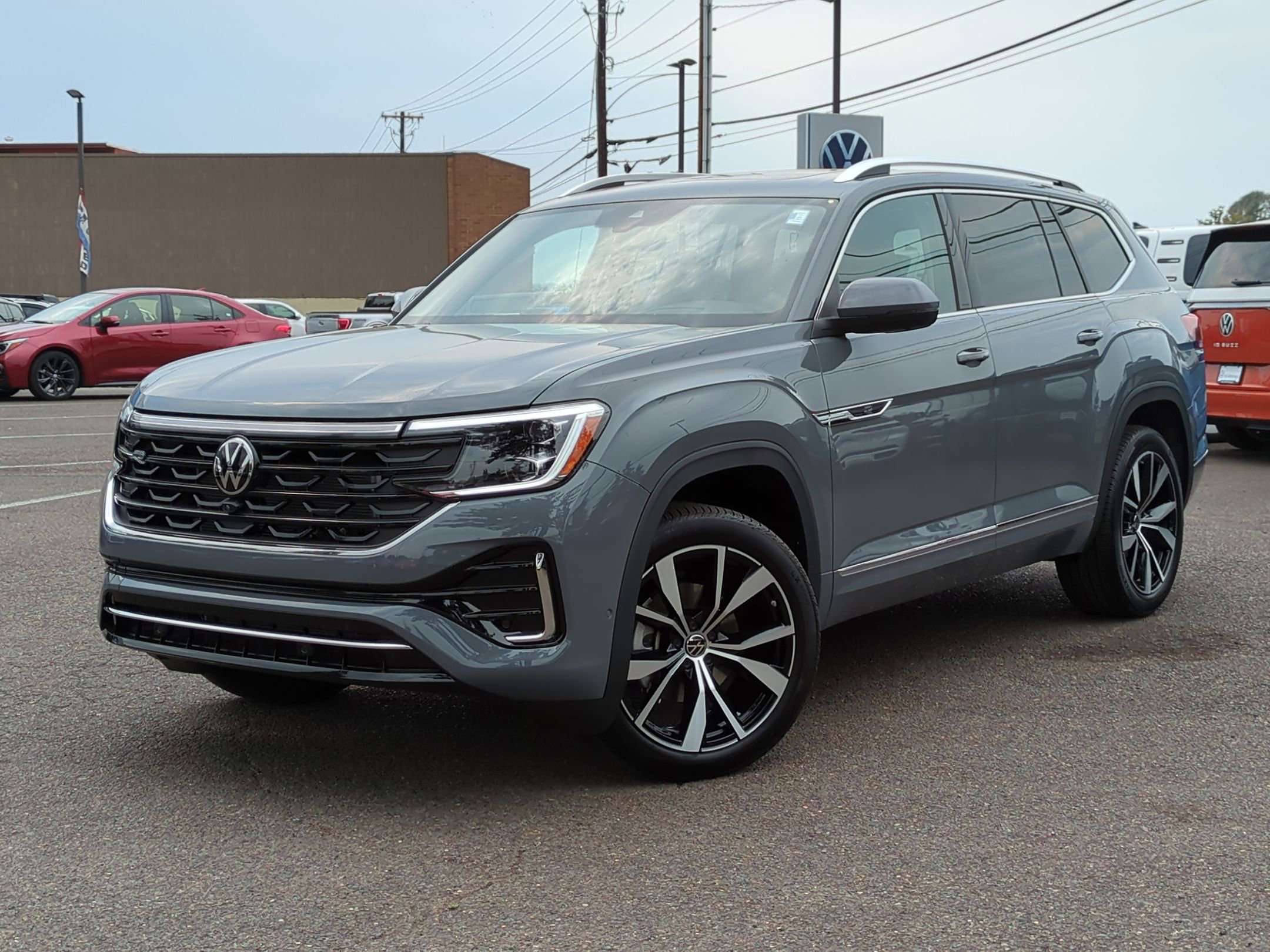 New 2025 Volkswagen Atlas SEL Premium R-Line image 1