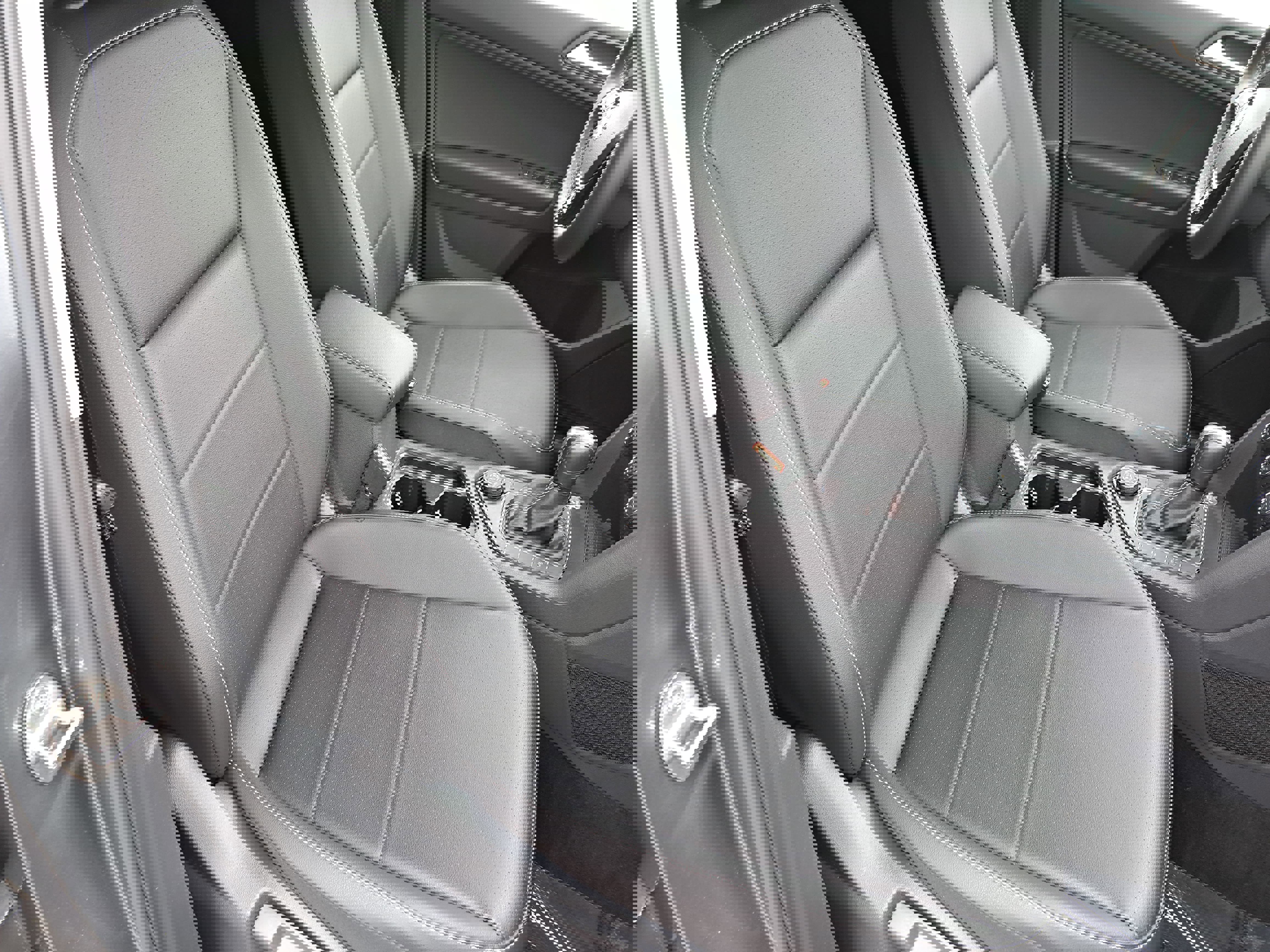 Used 2021 Volkswagen Tiguan SE image 10