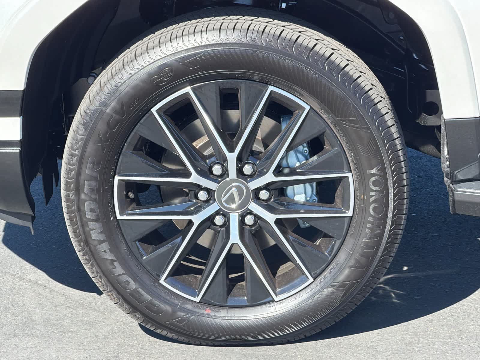 New 2026 Lexus GX 550 w/ Accessory Package (Z1) AWD/4WD image 32