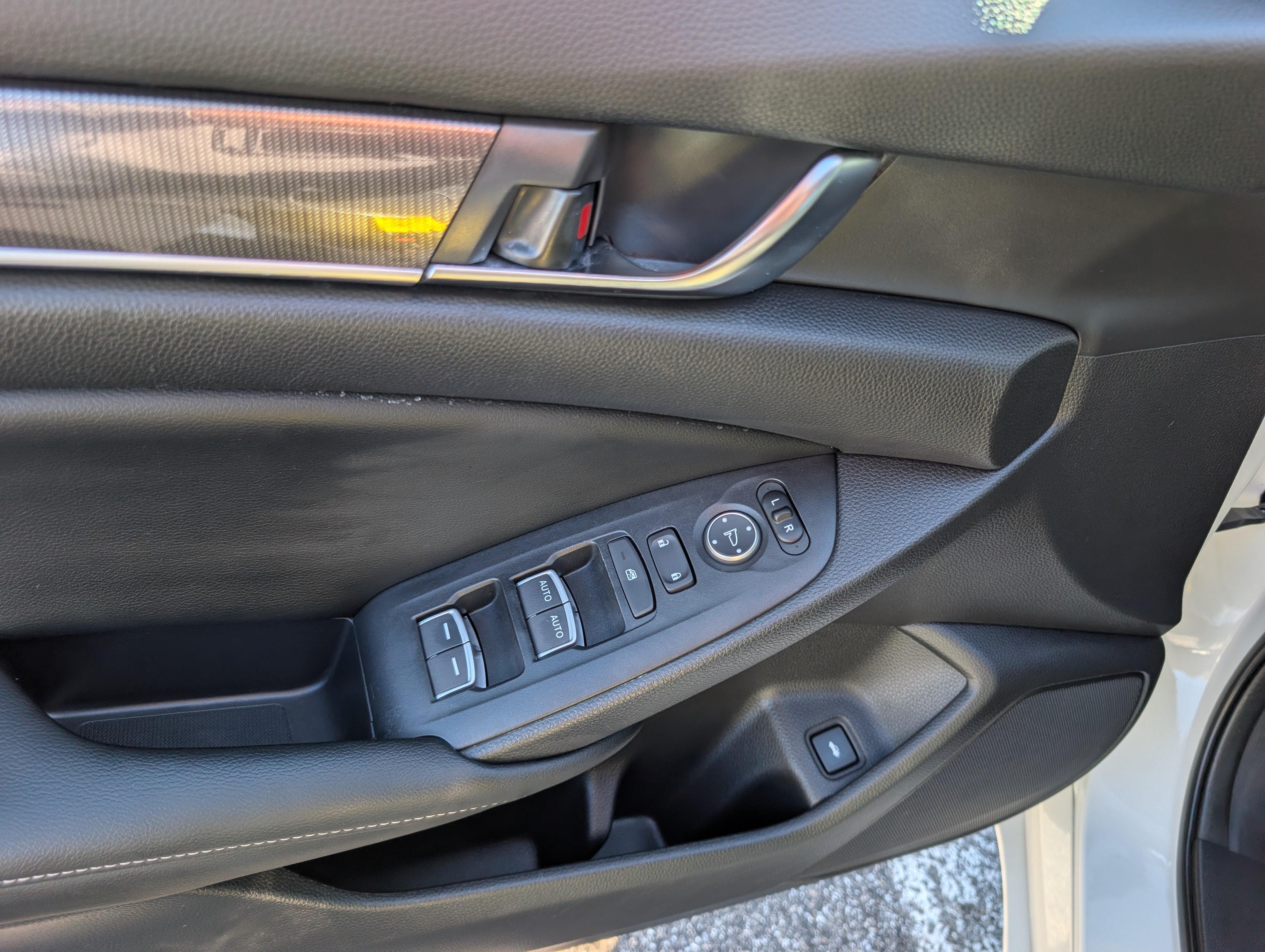 Used 2018 Honda Accord Sport image 19