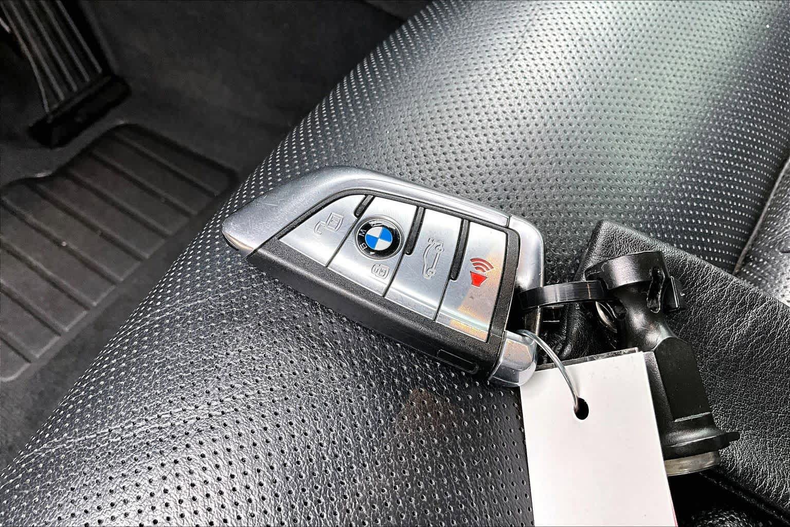 Used 2020 BMW X7 xDrive40i w/ Executive Package AWD/4WD image 13