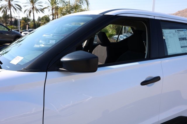 New 2025 Nissan Kicks Play S image 12