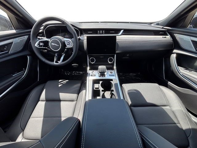 New 2024 Jaguar XF R-Dynamic SE AWD/4WD image 13