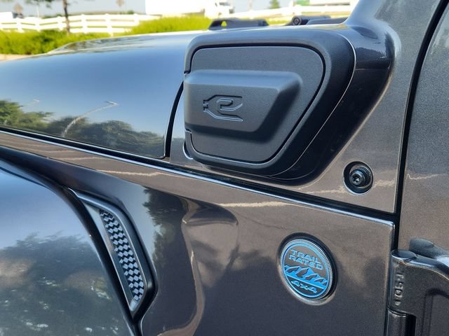 Used 2025 Jeep Wrangler Unlimited Sahara AWD/4WD image 15
