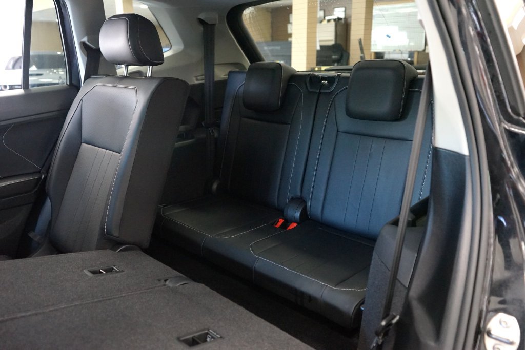 Used 2022 Volkswagen Tiguan SE FWD image 15
