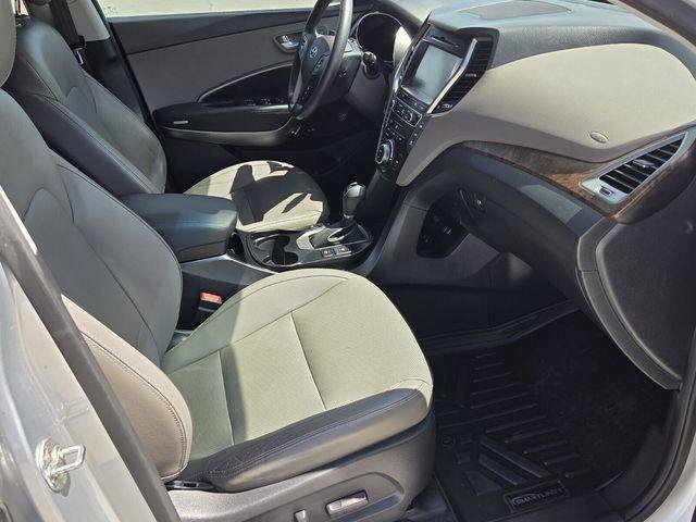 Used 2017 Hyundai Santa Fe FWD image 17