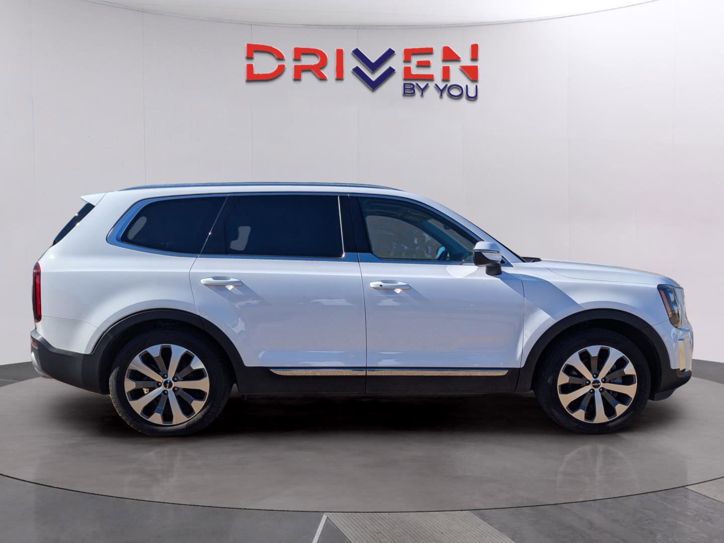 Used 2022 Kia Telluride EX w/ EX Premium Package image 8