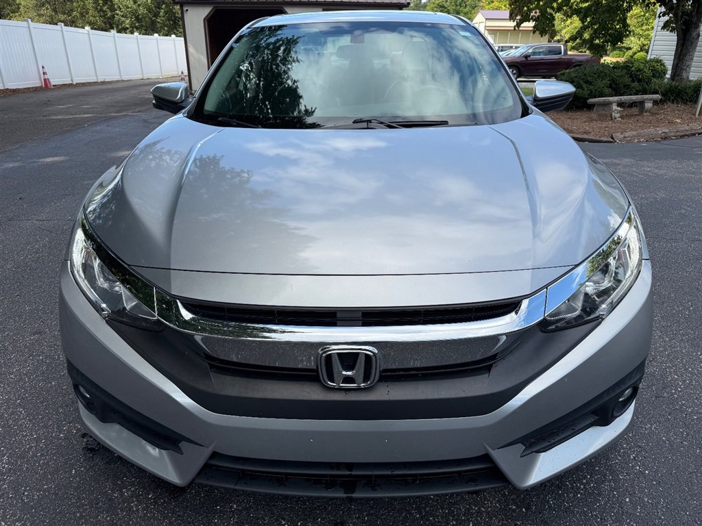 Used 2018 Honda Civic EX-T image 9