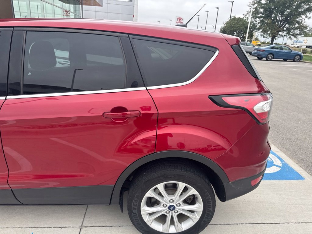 Used 2017 Ford Escape SE w/ SE Cold Weather Package AWD/4WD image 27