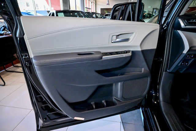 Used 2023 Toyota Sienna XLE FWD image 15