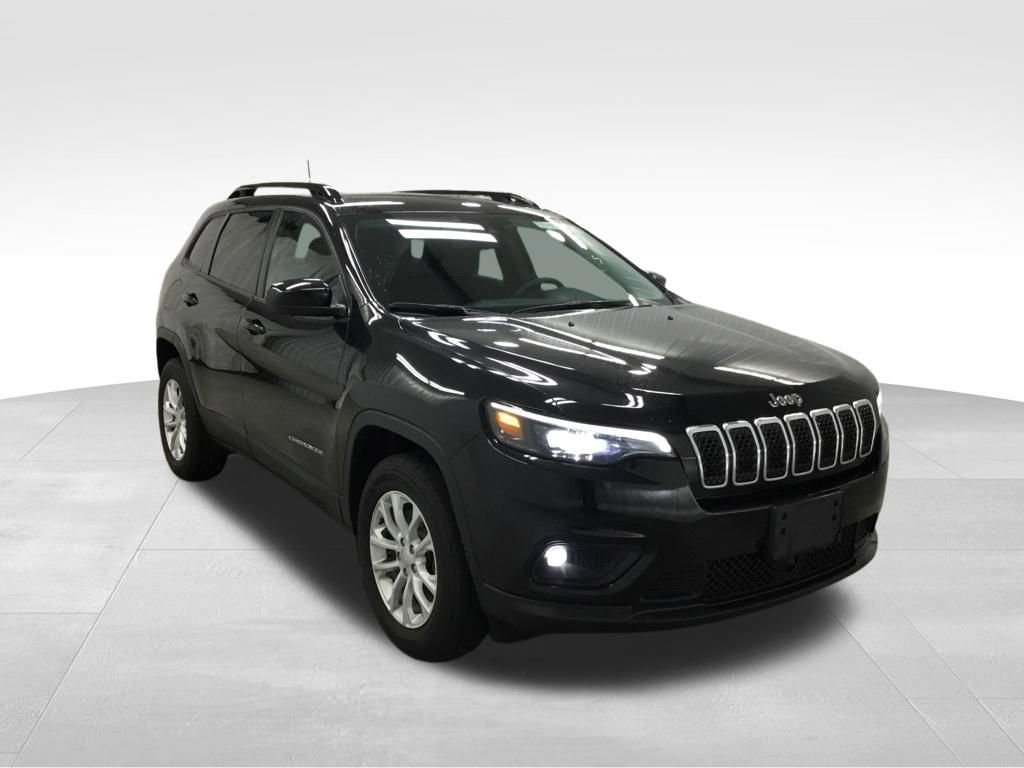Used 2022 Jeep Cherokee Latitude w/ Advanced Safety Group AWD/4WD image 3