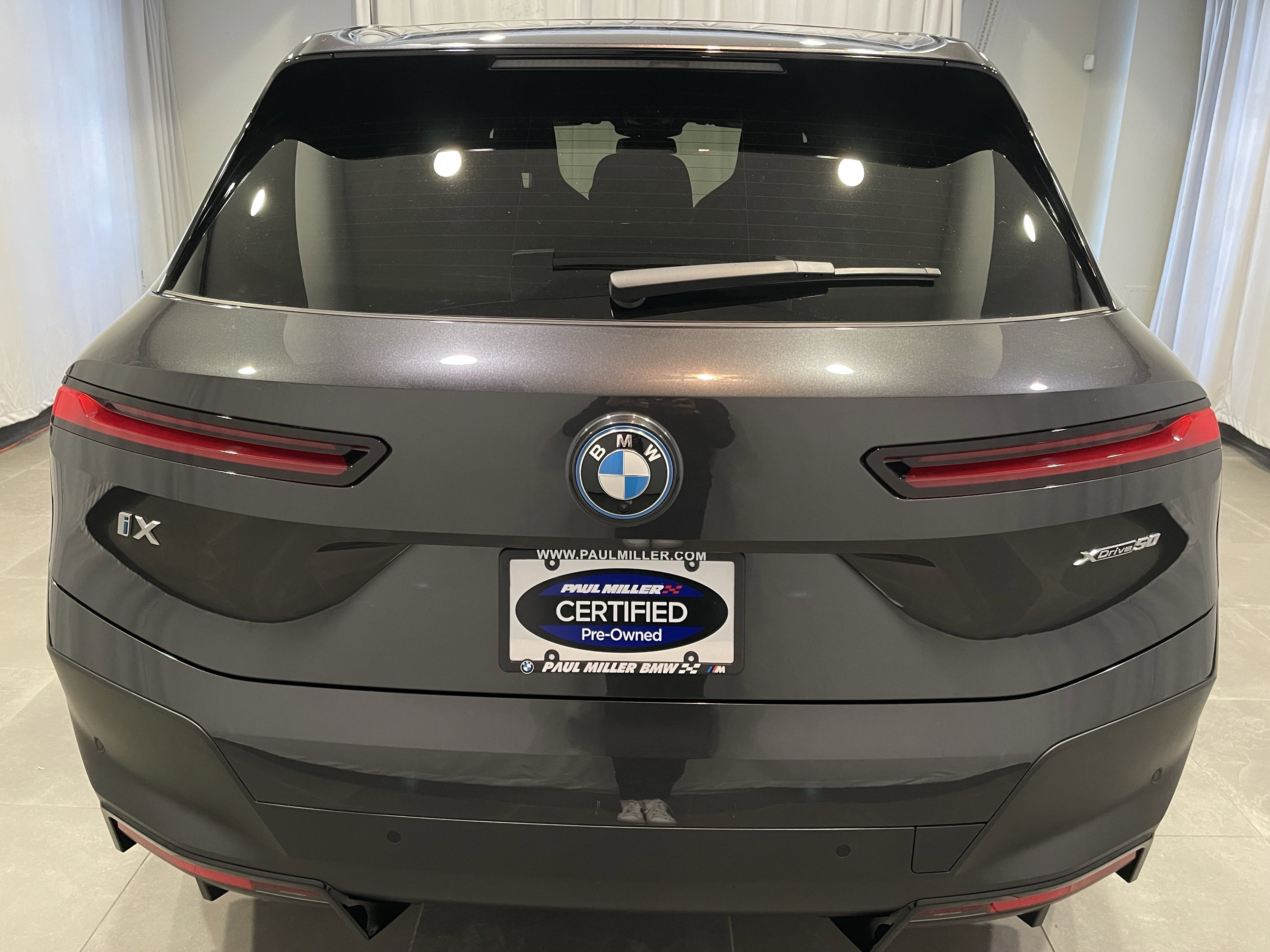 Certified 2024 BMW iX xDrive50 w/ Premium Package AWD/4WD image 5