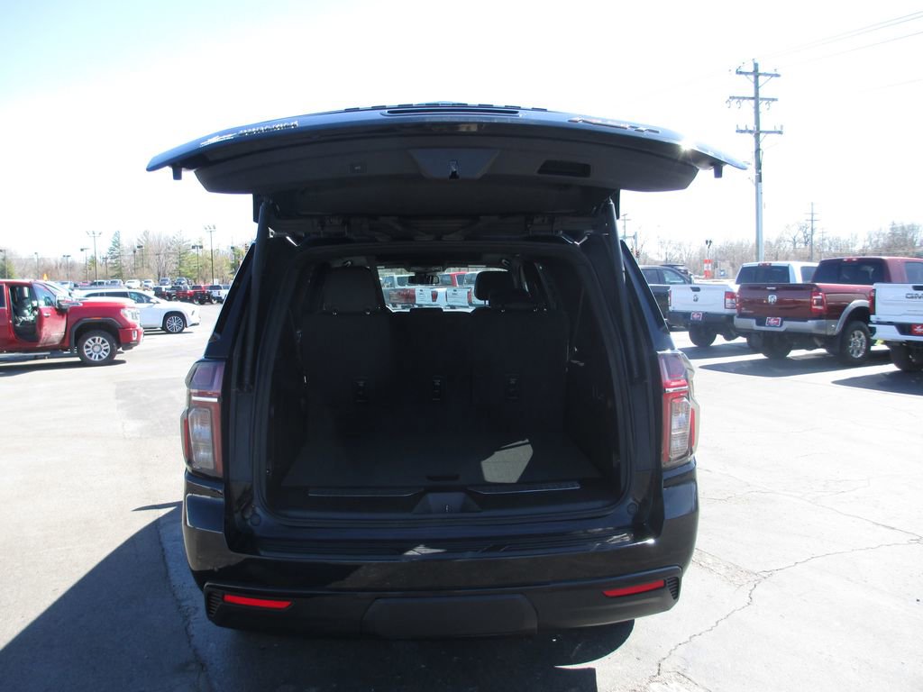 Used 2023 Chevrolet Suburban RST w/ Luxury Package image 8