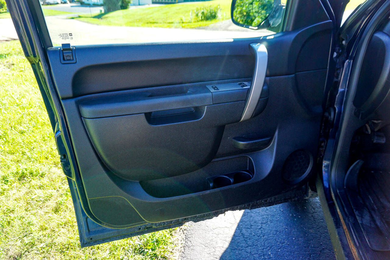 Used 2011 GMC Sierra 1500 SLE w/ SLE Preferred Package image 18