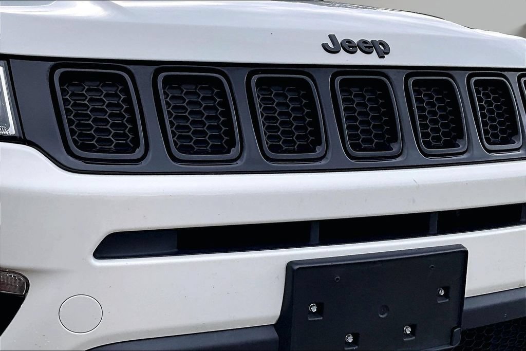 Used 2018 Jeep Compass Latitude w/ Popular Equipment Group AWD/4WD image 30
