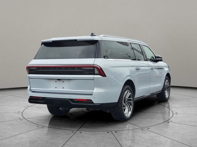 Certified 2025 Lincoln Navigator L Reserve AWD/4WD image 12