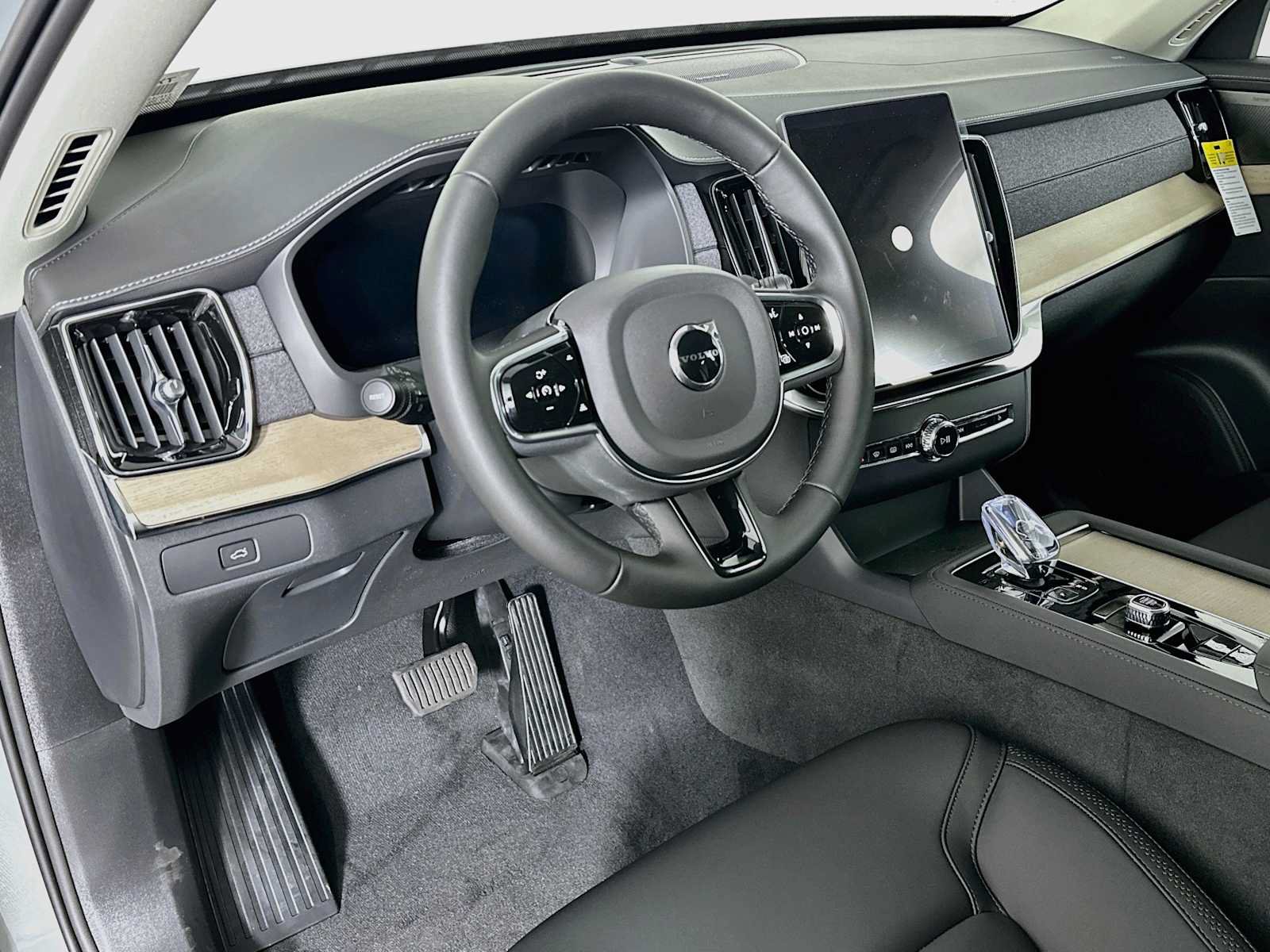 New 2027 Volvo XC90 B6 Plus AWD/4WD image 9
